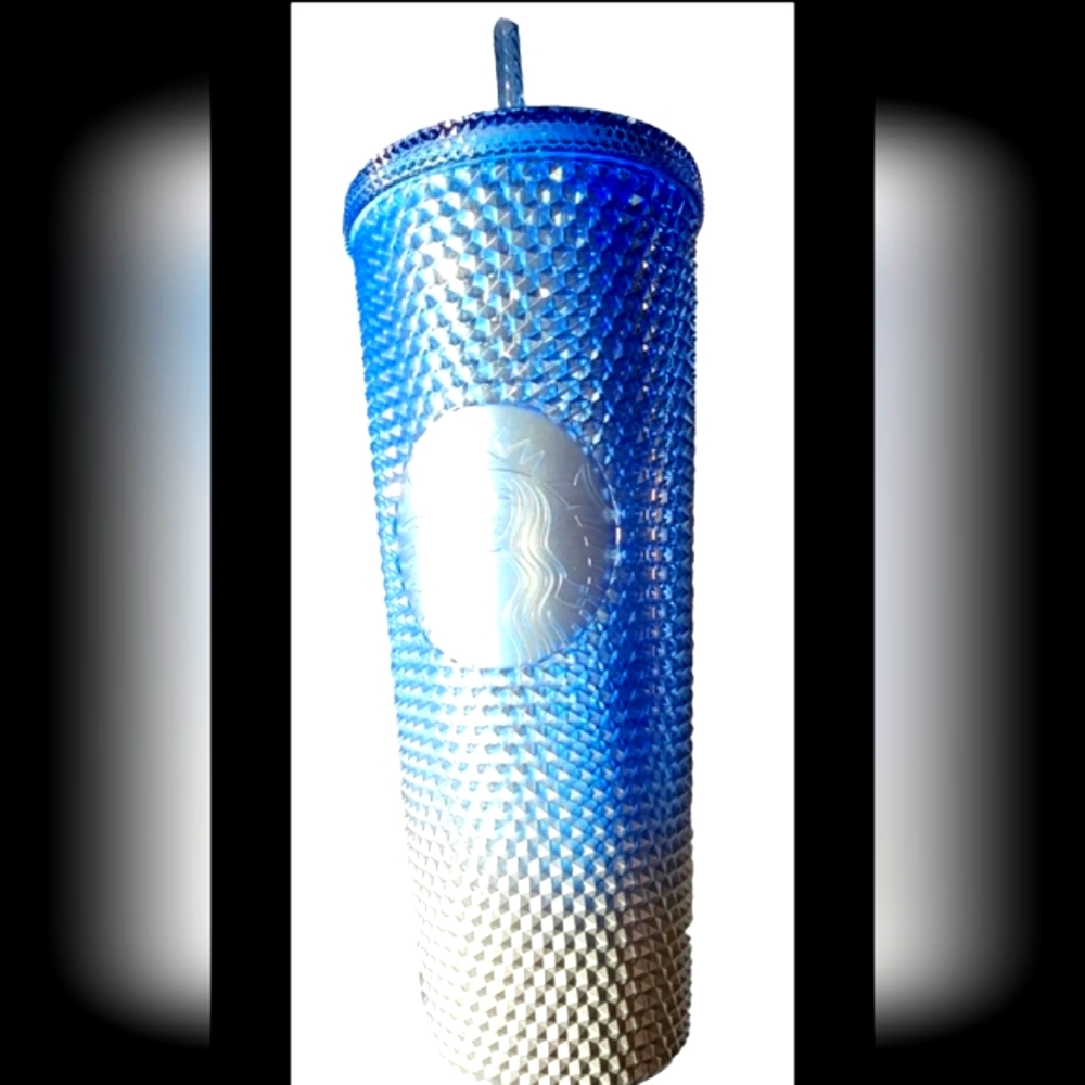 NEW, Starbucks winter 2023 Studded 24oz Tumbler Umbre Ice Blue/white